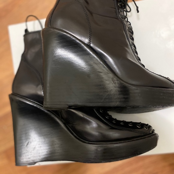 Givenchy - Picture 5 of 6